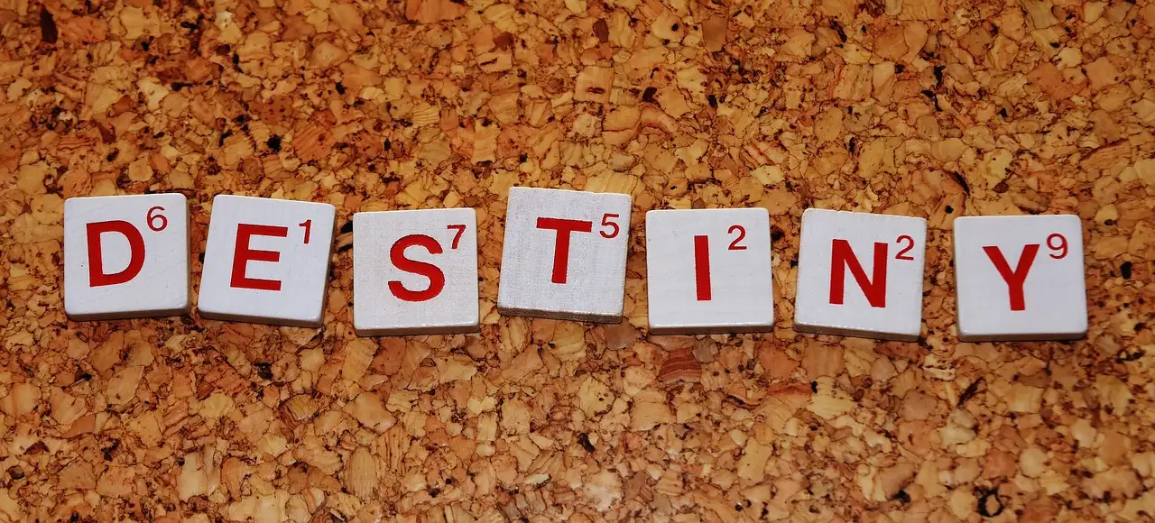 ¿Cuál es el papel de las Parcas en la mitología griega?