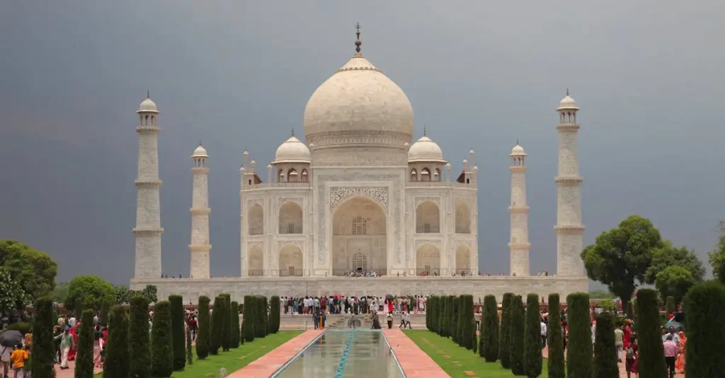 ¿Cuál es el resumen de 'Un pasaje a la India'?
