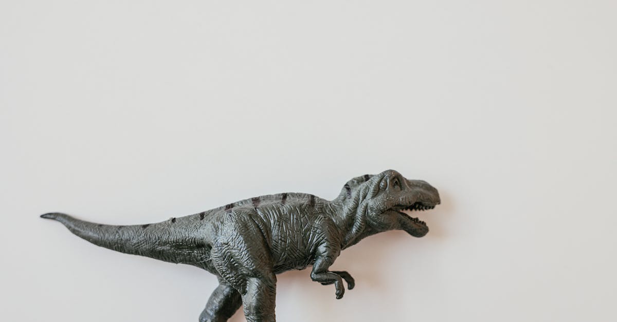 ¿Cómo nació el primer dinosaurio en la Tierra?
