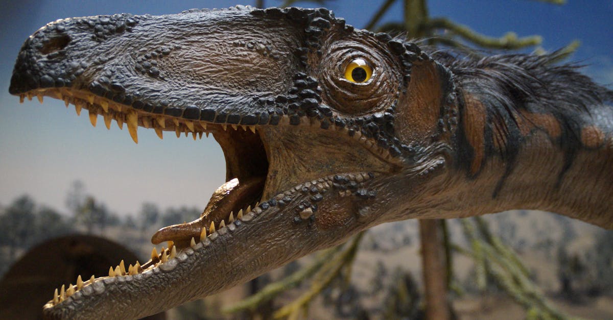 ¿Cómo nació el primer dinosaurio en la Tierra?