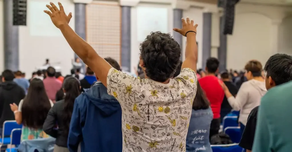 ¿Cuál es la influencia de la religión en las comunidades mayas hoy?