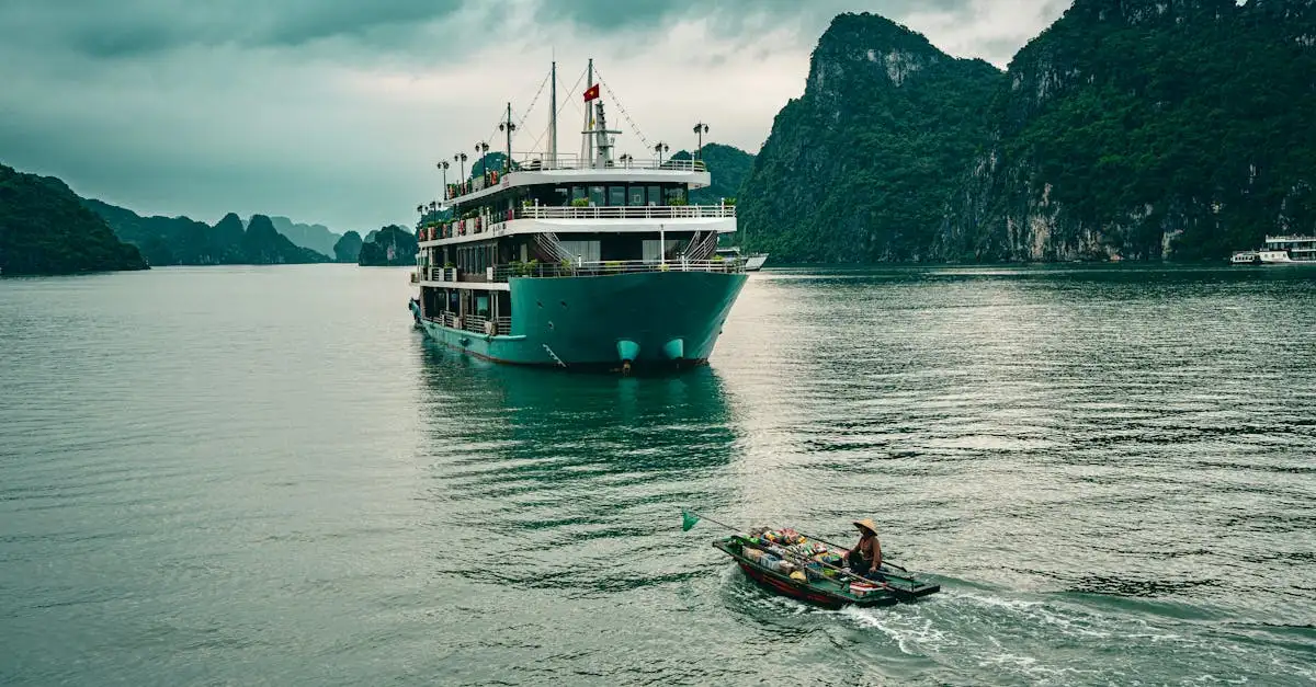 ¿Dónde están las impresionantes montañas kársticas de Halong?