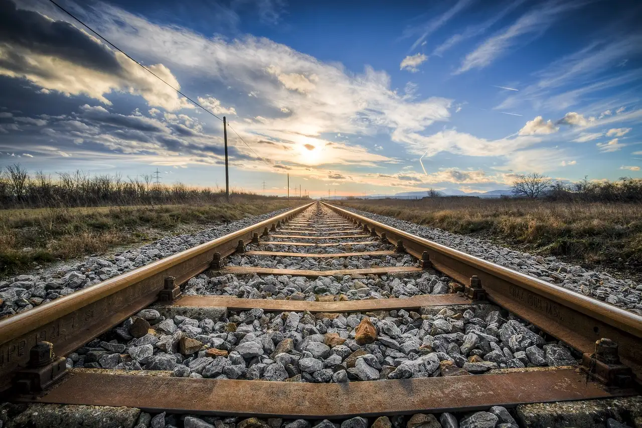 ¿Fue el ferrocarril transcontinental un hito histórico?