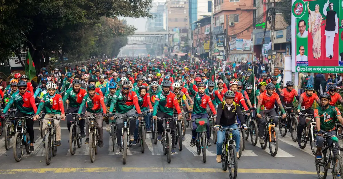 ¿Qué ciudad de Bangladesh es clave en el comercio textil?
