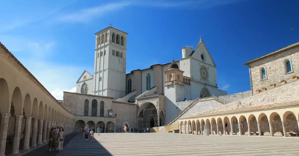 ¿Qué orden religiosa fundó San Francisco de Asís?