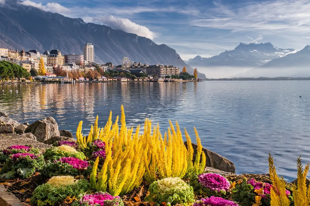 ¿Cuáles son los atractivos del Lago de Ginebra en Suiza y Francia?