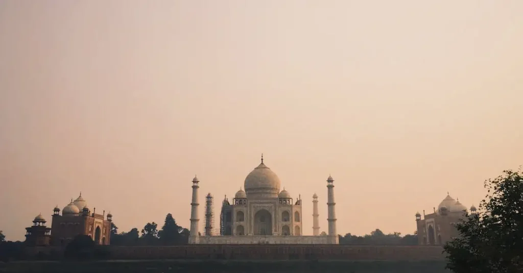 ¿Cuáles son las 3 atracciones turísticas más importantes de India?