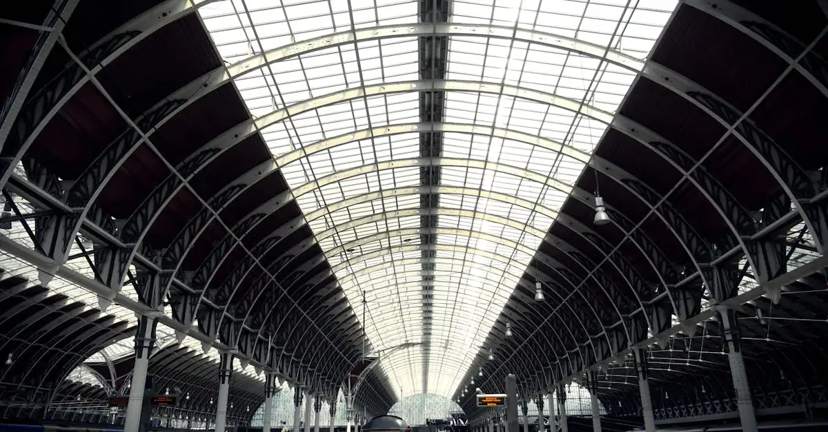 ¿Fue 1825 el año del primer tren de pasajeros en Inglaterra?