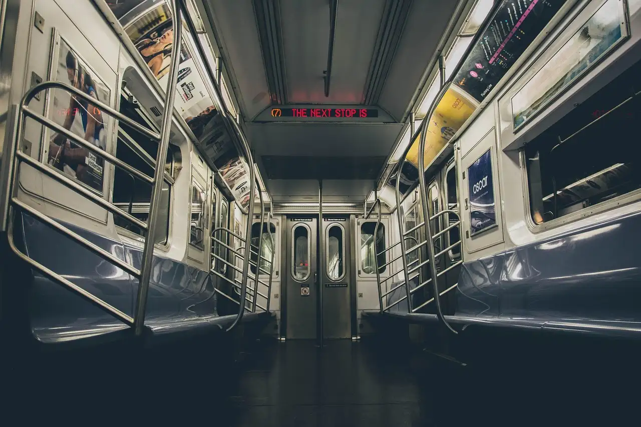 ¿Cuál es la historia del primer metro del mundo?