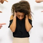 ¿Cómo enfrentar la ansiedad social con consejos efectivos?