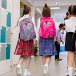 ¿Cuáles son los beneficios de asistir a la escuela?
