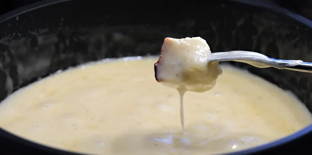 ¿Qué carnes son ideales para acompañar fondue de queso?