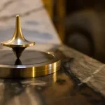 ¿Quién descubrió la gravedad en la Edad de Oro de la ciencia?